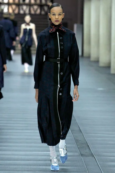 Look 11